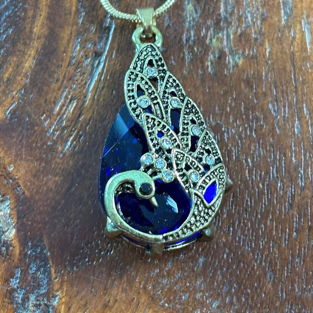 Peacock Pendant Necklace Blue Crystal Gold Tone Snake‎ Chain Rhinestone Accents
